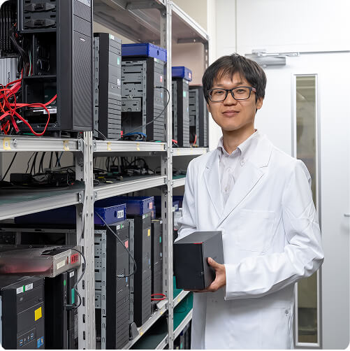 AOSデータ復旧サービス技術者イメージ